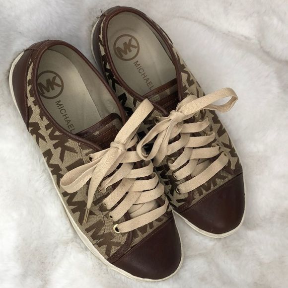 MICHAEL KORS MK SIGNATURE INITIAL SNEAKER SZ 7 - Picture 1 of 14